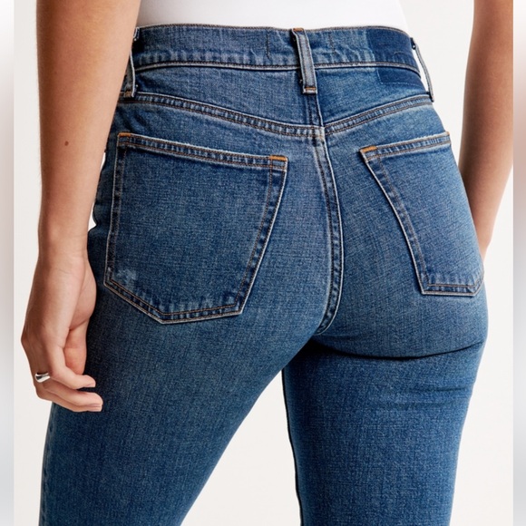 High Rise Mom Jean - Picture 5 of 10